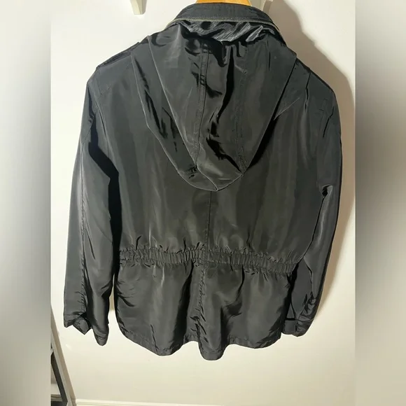 Wind breaker jacket - Picture 3 of 3